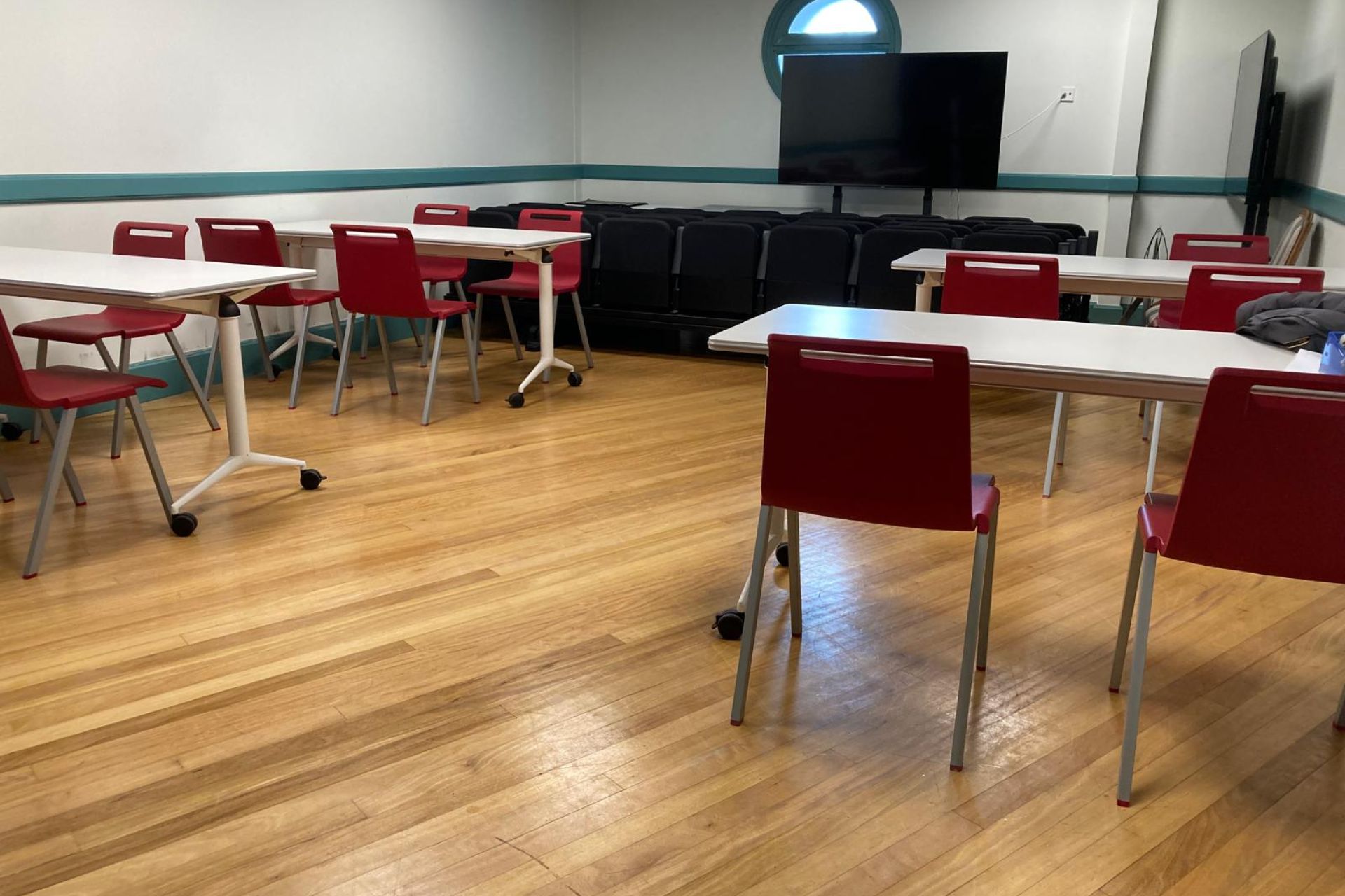 ♔ Sala de estudio provisional