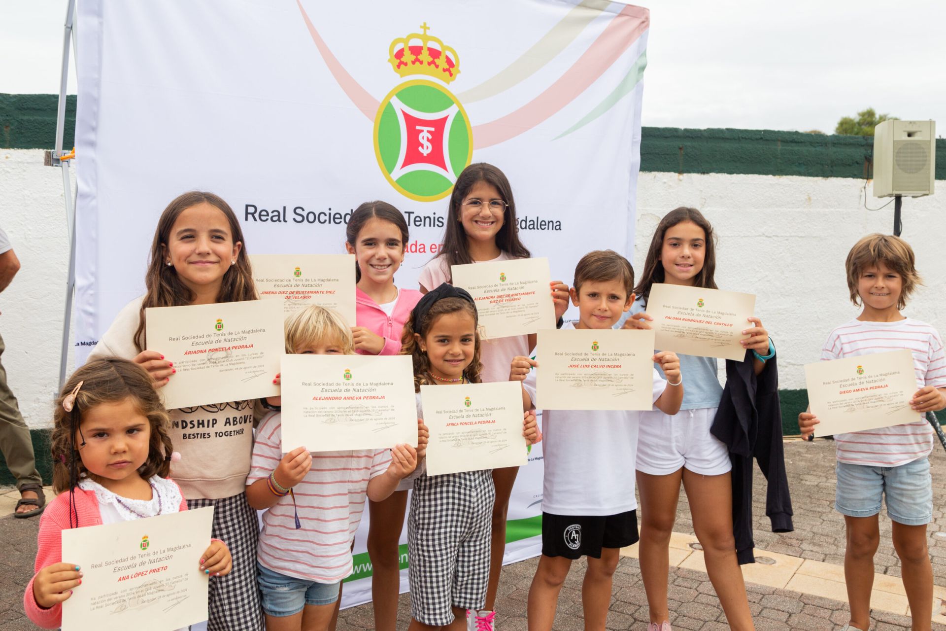 ♔ Álbum de fotografías de la entrega de diplomas de la escuela de natación del Club Juvenil y del Premio Comandante de Marina