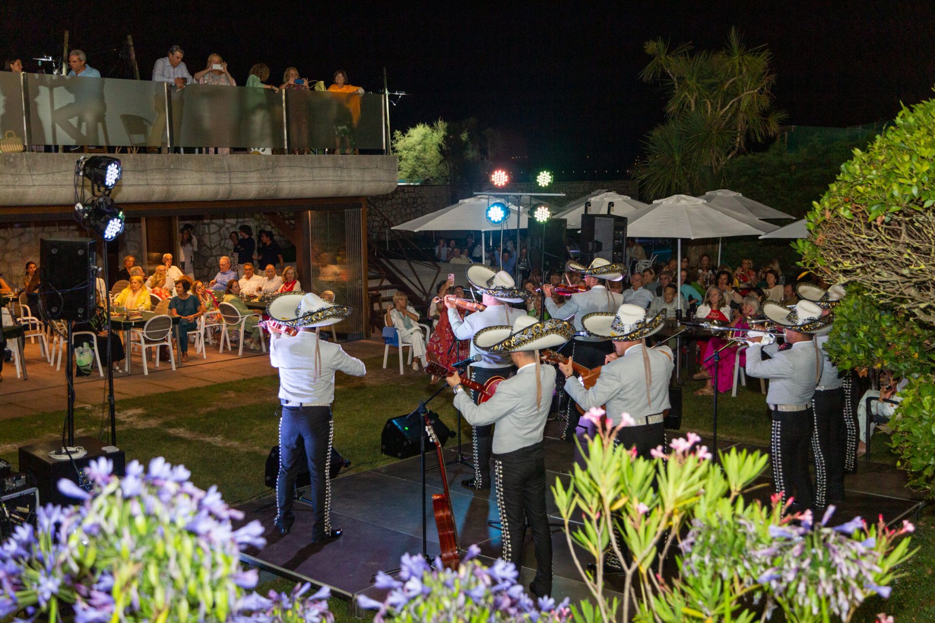 ♔ Álbum de fotografías de la Fiesta Mexicana