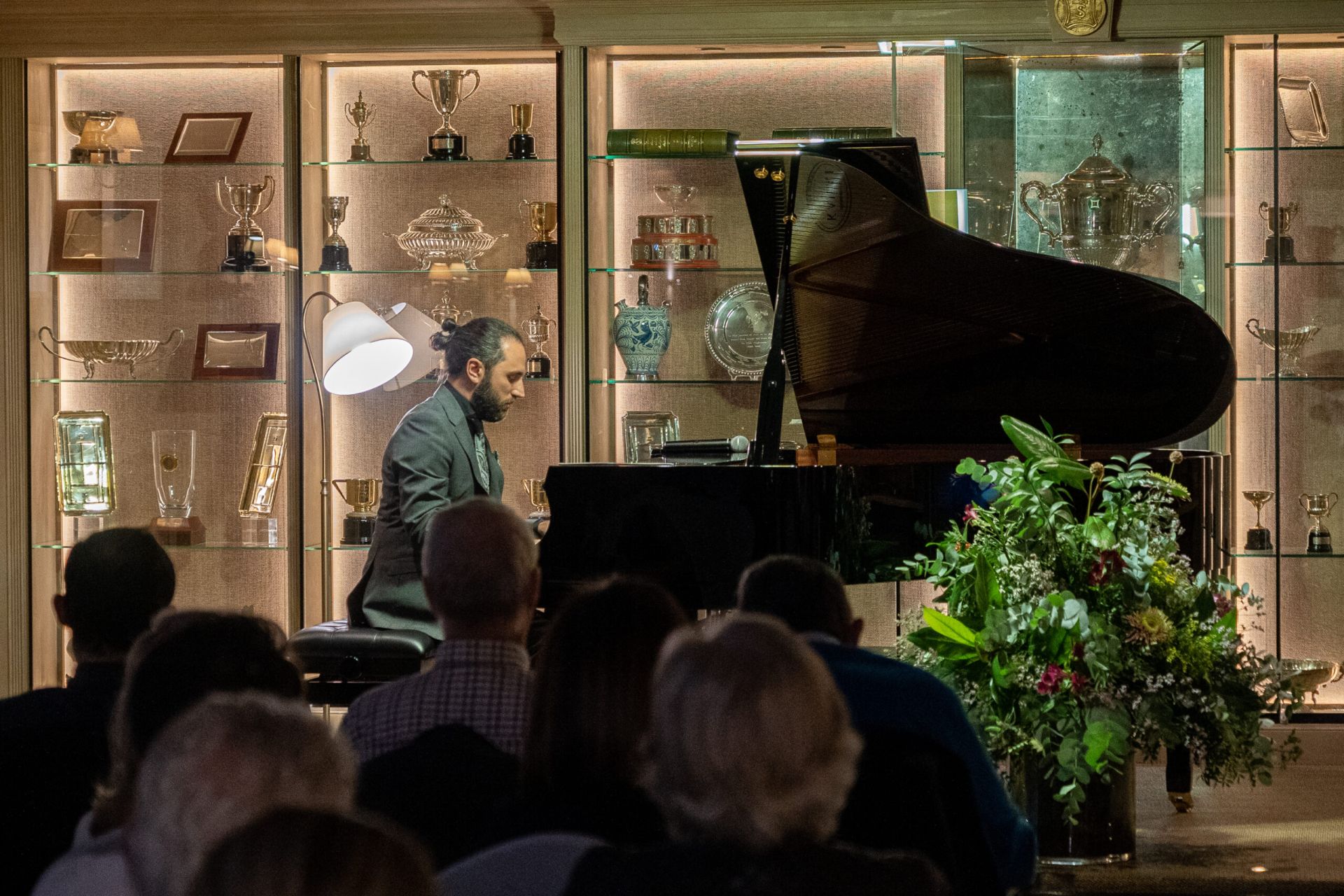 ♔ Álbum de fotografías del recital de Hugo Selles