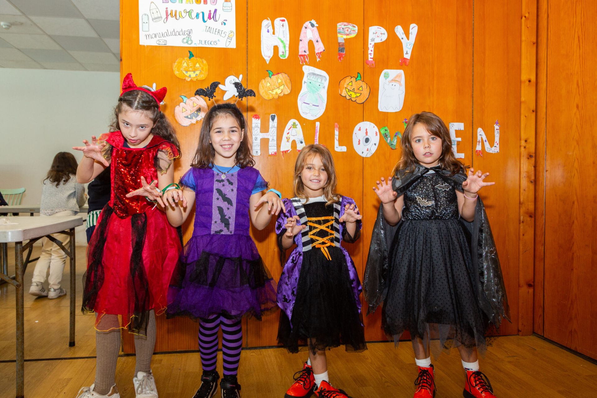 ♔ Álbum de fotografías de Halloween en el Club Juvenil
