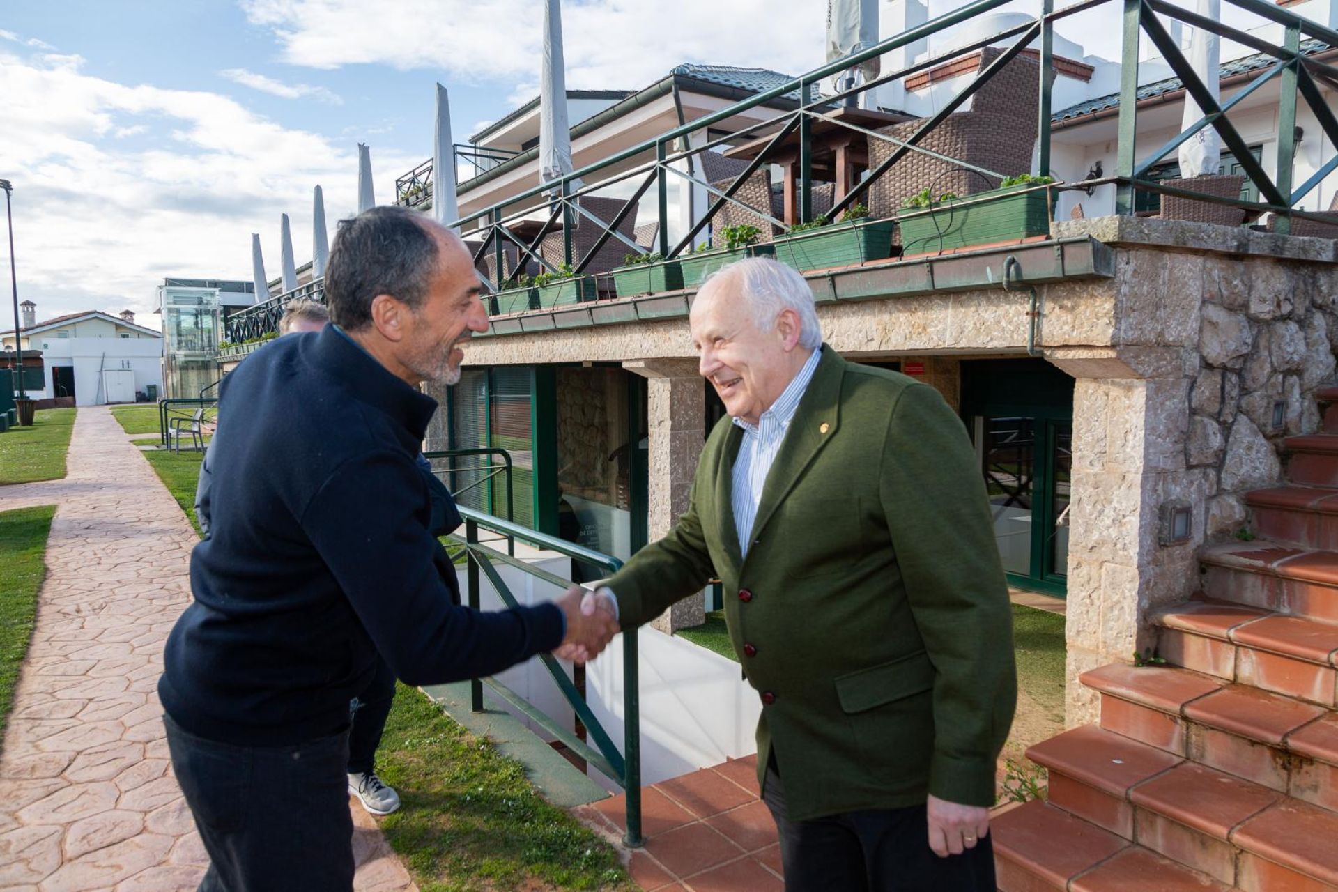 ♔ El dueño del Racing visita el Club